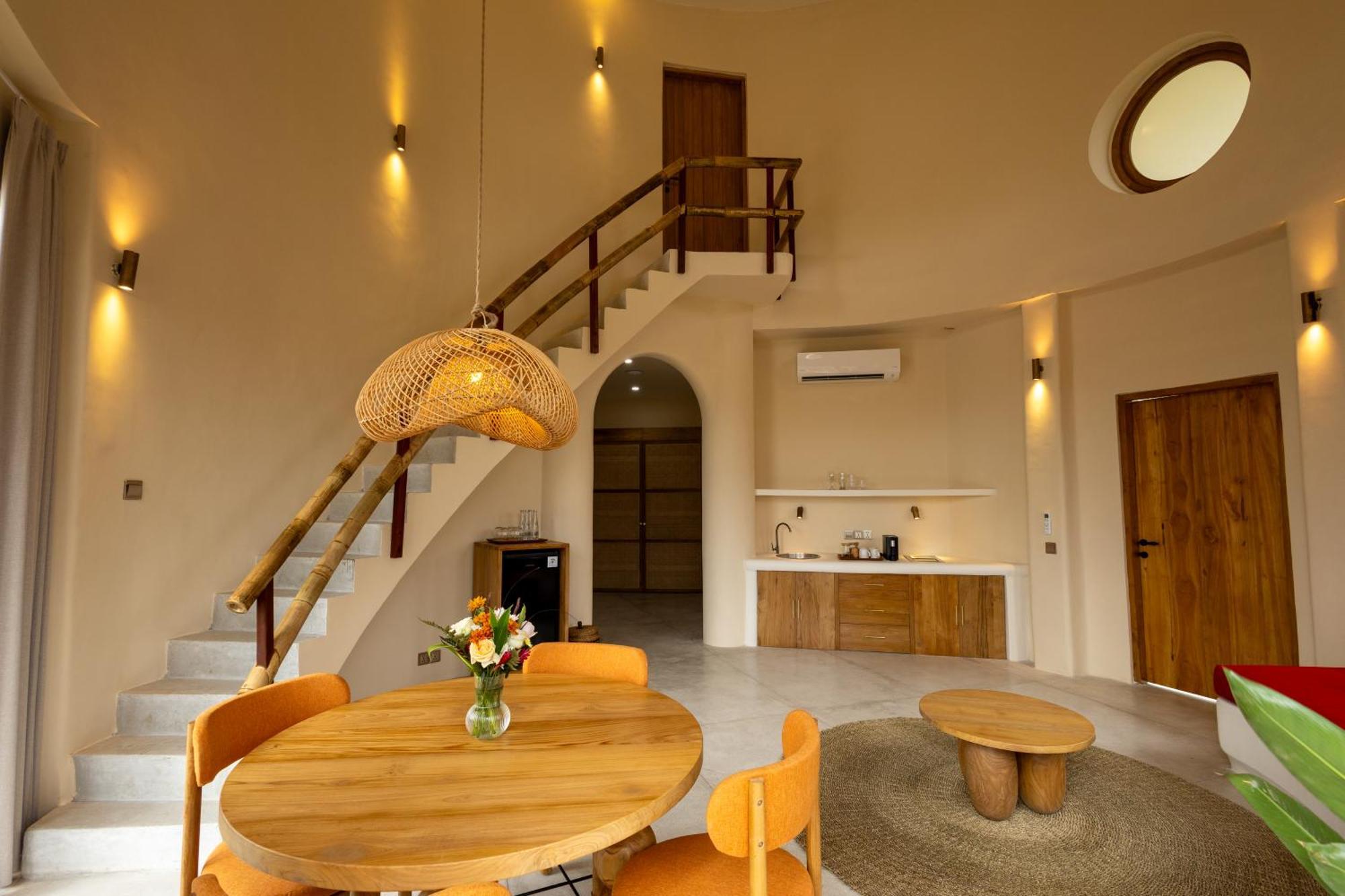 Nuanu Suites & Accommodations タナロット エクステリア 写真